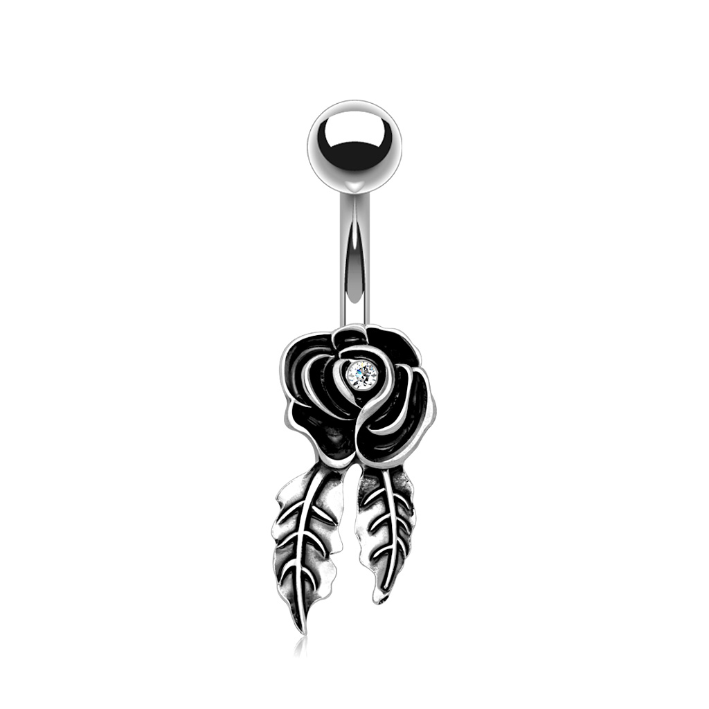 Navelpiercing met een roos en bladeren