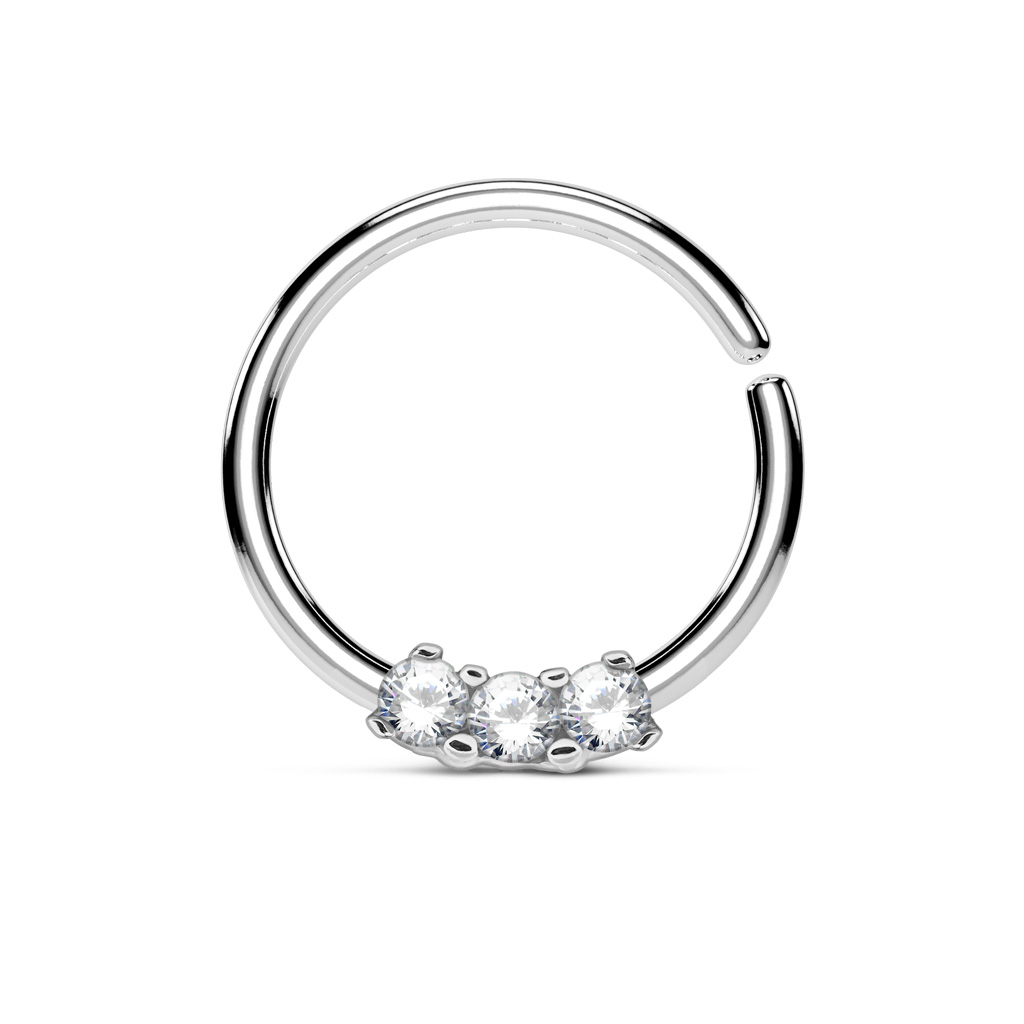 Kleine septumpiercing met kleine steentjes